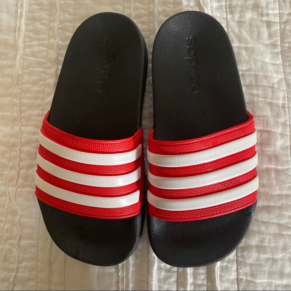 BOYS ADIDAS SLIDES